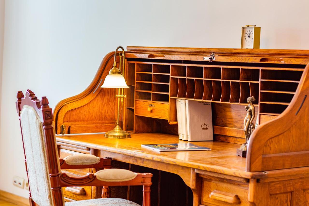 Classic Style Apartment In The Center Of 리가 외부 사진