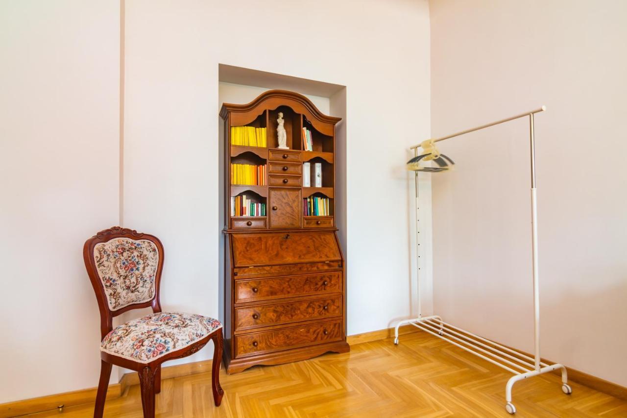 Classic Style Apartment In The Center Of 리가 외부 사진