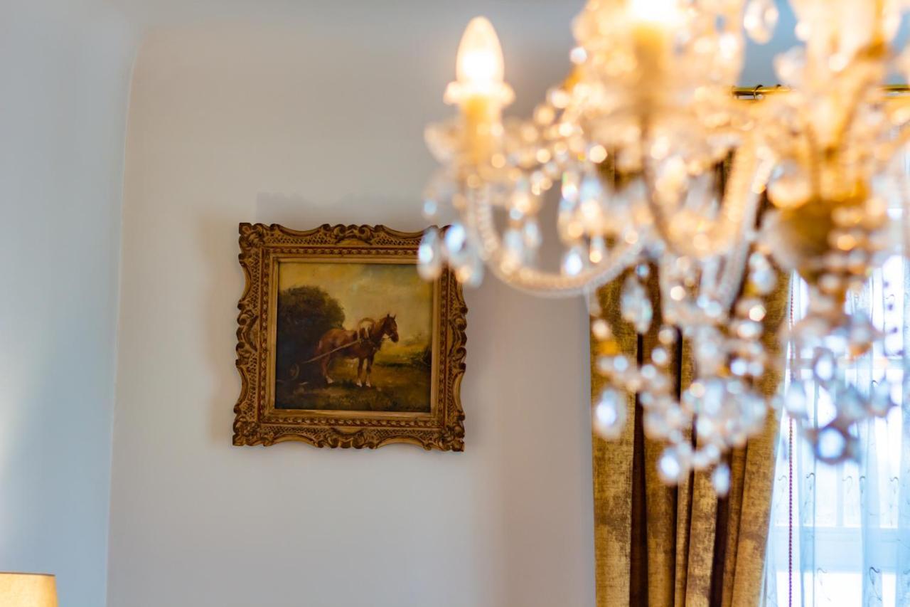Classic Style Apartment In The Center Of 리가 외부 사진